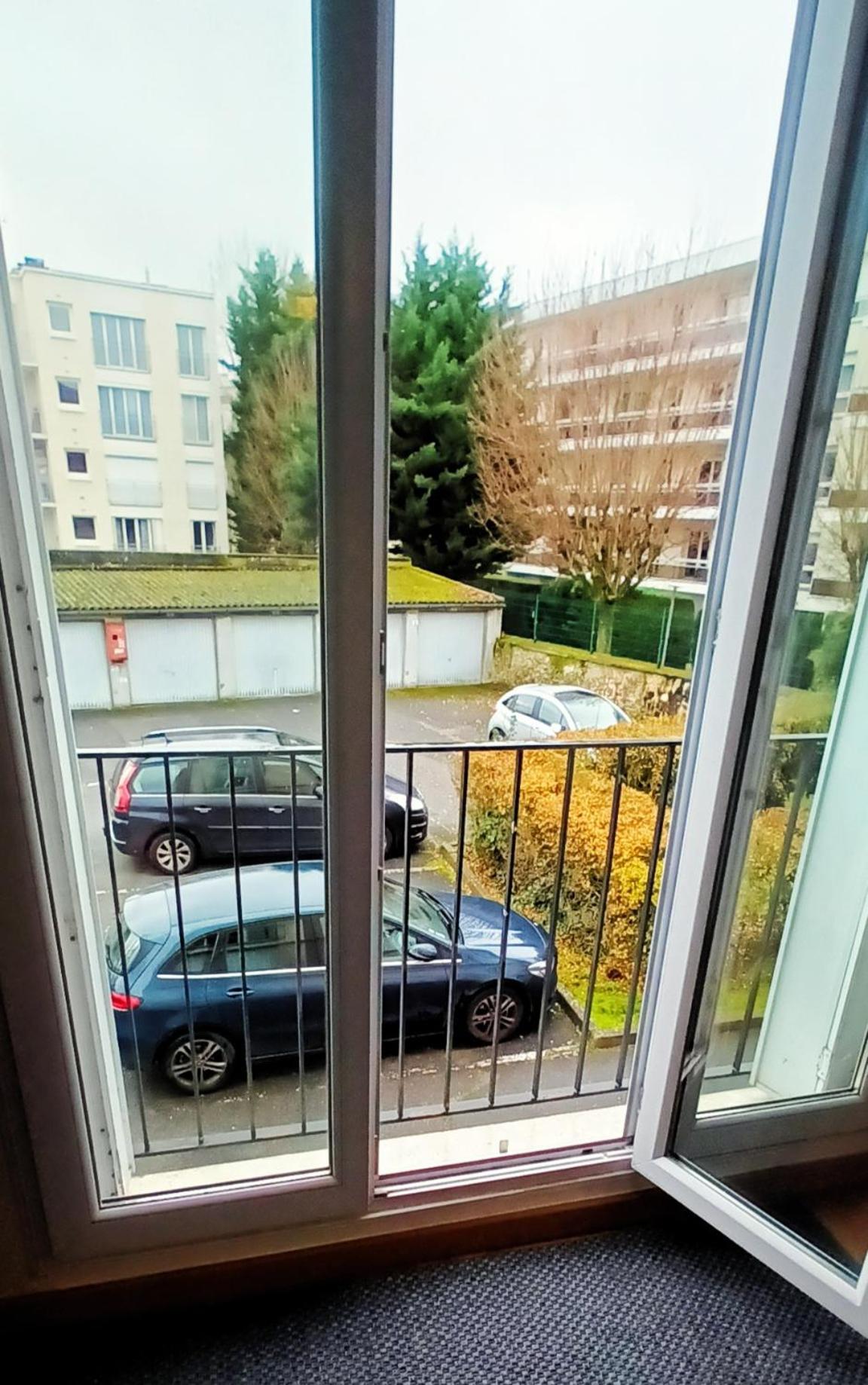 Appart A Versailles, 2 A 4 Pers, Avec Parking Bagian luar foto